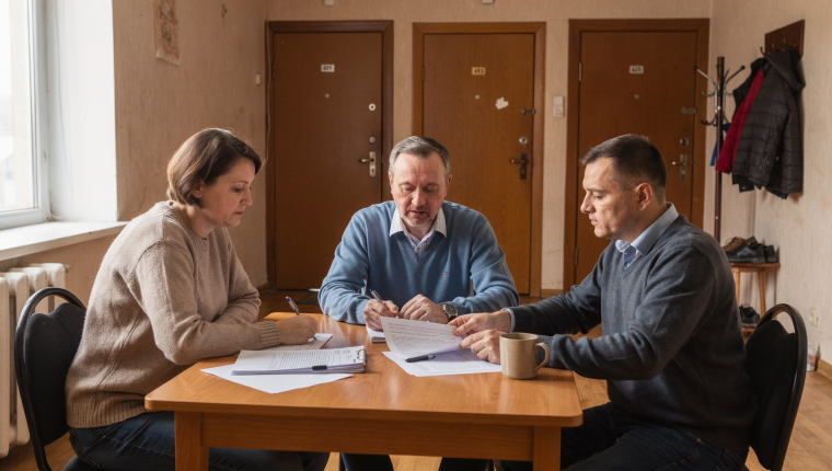 Согласие соседей при продаже комнаты: когда нужно и как его получить